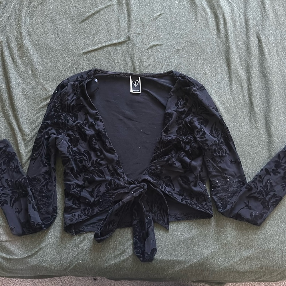 Black velvet front tie top.